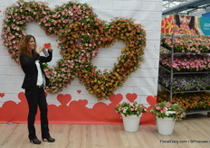 - en met deze introductie heeft de Queen of Heart nu ook haar King gevonden. Op de foto overigens een andere queen, een van de dames uit het sales team van Danziger, die hier een foto neemt van -